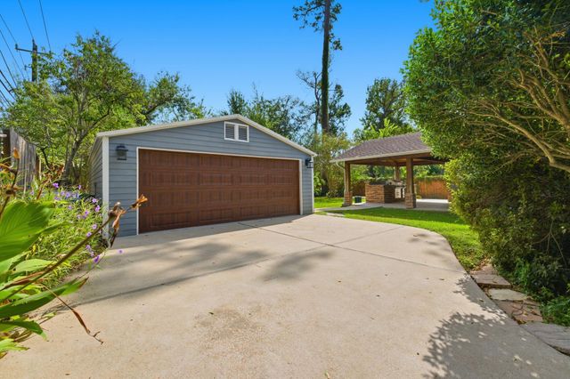 1320 Woodvine Drive, Houston, TX 77055