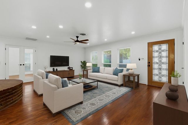 1320 Woodvine Drive, Houston, TX 77055