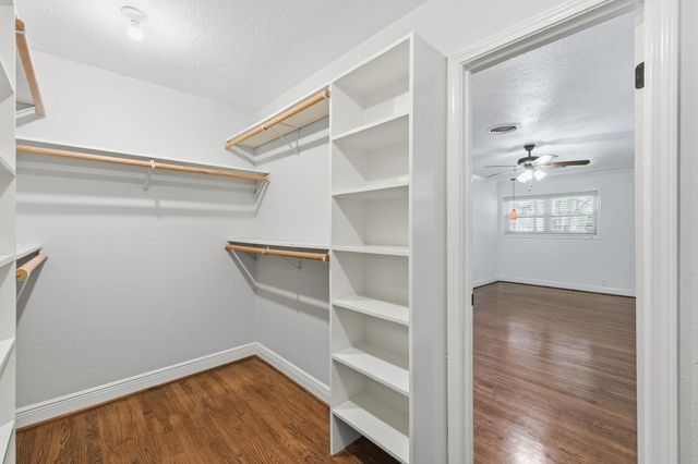 1320 Woodvine Drive, Houston, TX 77055