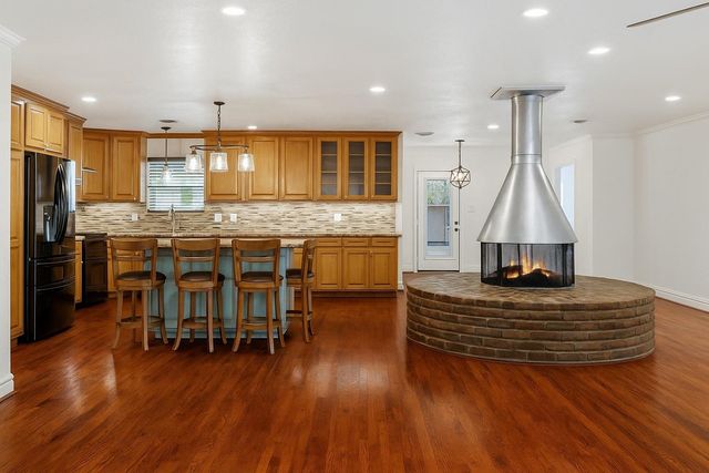 1320 Woodvine Drive, Houston, TX 77055