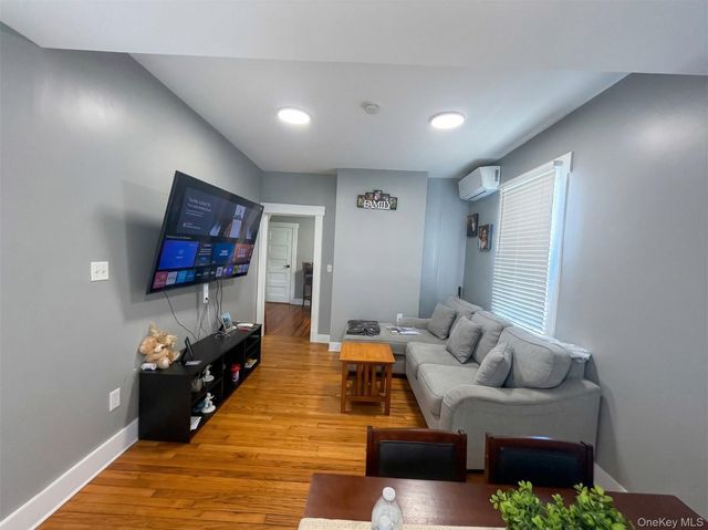 52 Maple Place, Amityville, NY 11701