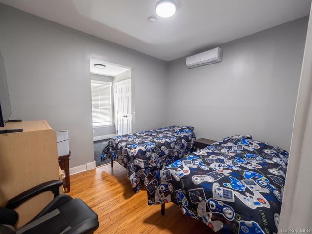 52 Maple Place, Amityville, NY 11701