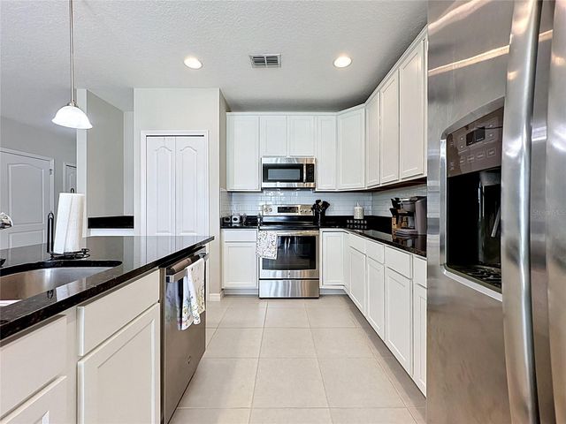 174 CAMBRIA GROVE CIRCLE, Davenport, FL 33837
