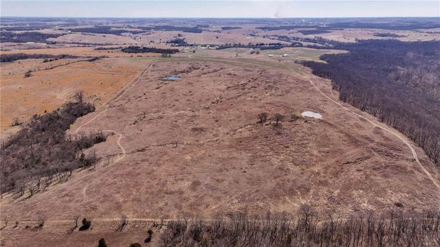 374 N 750 & 5 Parcels Road, Overbrook, KS 66524