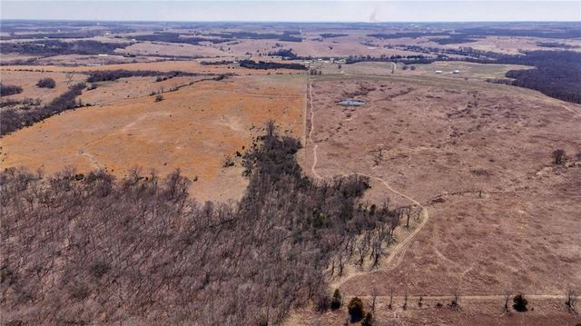 374 N 750 & 5 Parcels Road, Overbrook, KS 66524