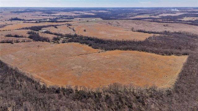 374 N 750 & 5 Parcels Road, Overbrook, KS 66524