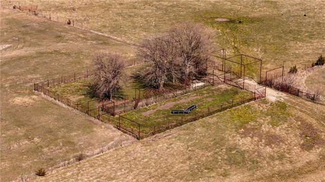 374 N 750 & 5 Parcels Road, Overbrook, KS 66524