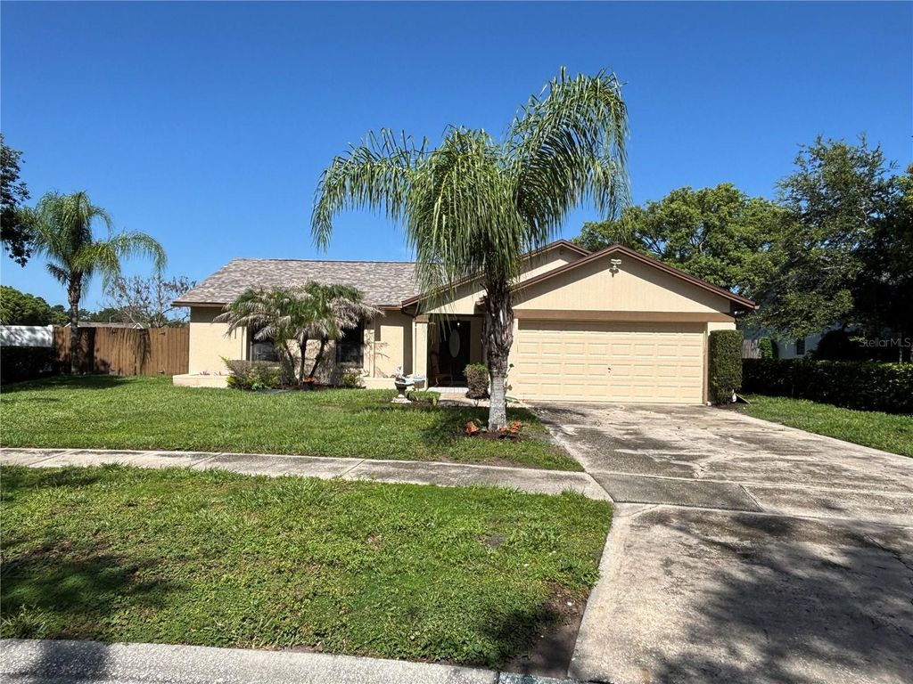Image 2 of property listing at 9840 BALMORAL CIRCLE, Orlando, FL 32817