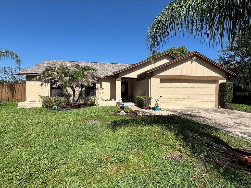 Image 3 of property listing at 9840 BALMORAL CIRCLE, Orlando, FL 32817