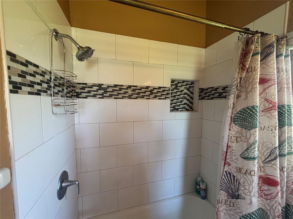 Image 22 of property listing at 9840 BALMORAL CIRCLE, Orlando, FL 32817