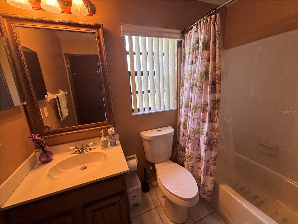 Image 25 of property listing at 9840 BALMORAL CIRCLE, Orlando, FL 32817