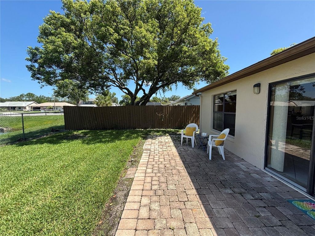 Image 30 of property listing at 9840 BALMORAL CIRCLE, Orlando, FL 32817