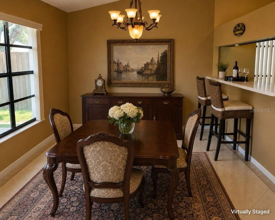 Image 8 of property listing at 9840 BALMORAL CIRCLE, Orlando, FL 32817