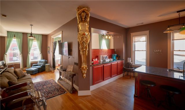 87 Spring Street, Eureka Springs, AR 72632