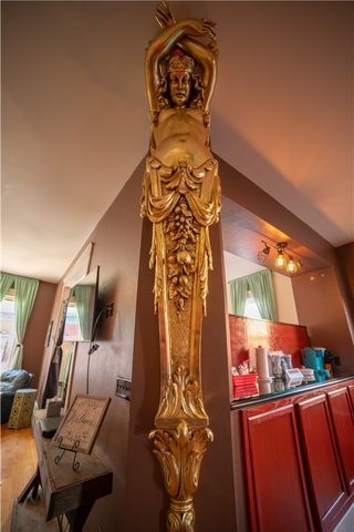 87 Spring Street, Eureka Springs, AR 72632