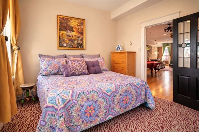 87 Spring Street, Eureka Springs, AR 72632