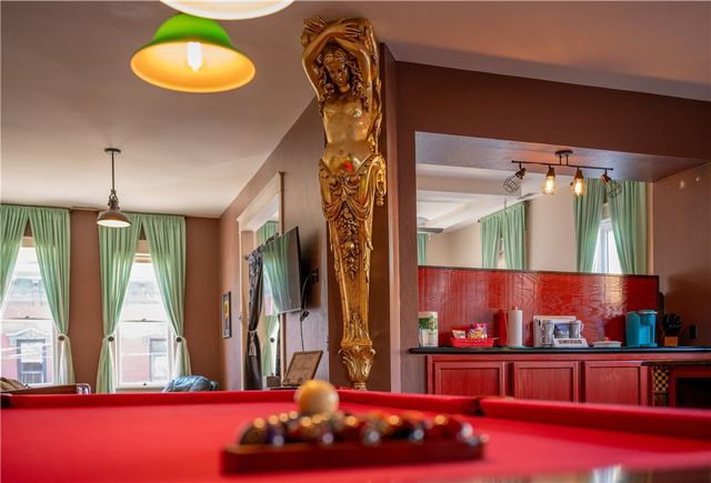 87 Spring Street, Eureka Springs, AR 72632