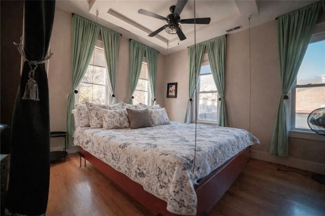 87 Spring Street, Eureka Springs, AR 72632