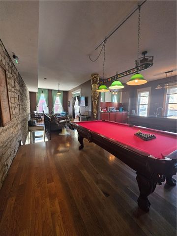 87 Spring Street, Eureka Springs, AR 72632