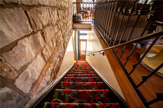 87 Spring Street, Eureka Springs, AR 72632