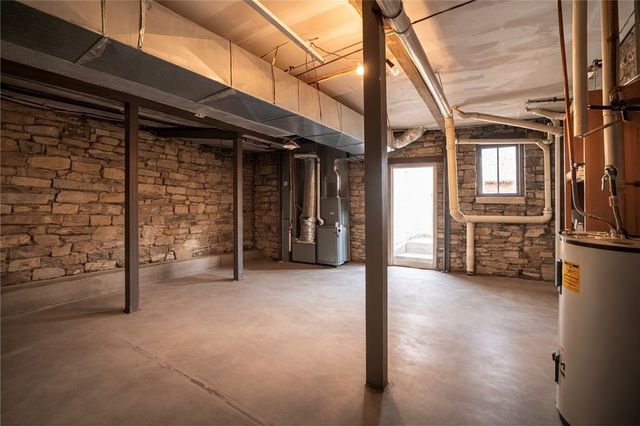 87 Spring Street, Eureka Springs, AR 72632