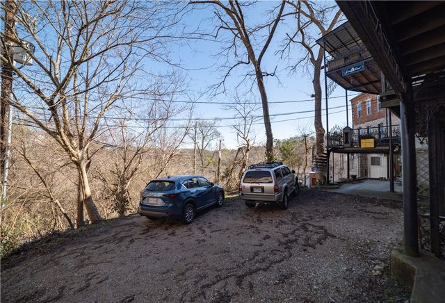 87 Spring Street, Eureka Springs, AR 72632