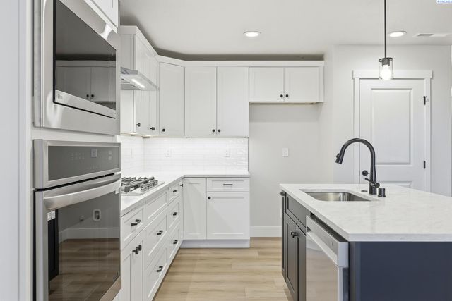 2834 S Penn St, Kennewick, WA 99338