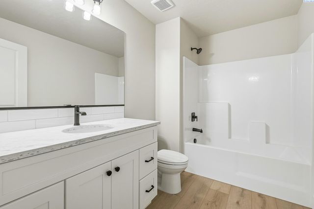 2834 S Penn St, Kennewick, WA 99338