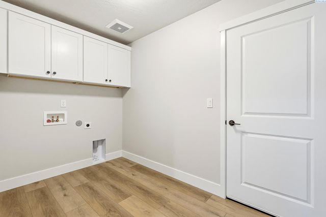 2834 S Penn St, Kennewick, WA 99338