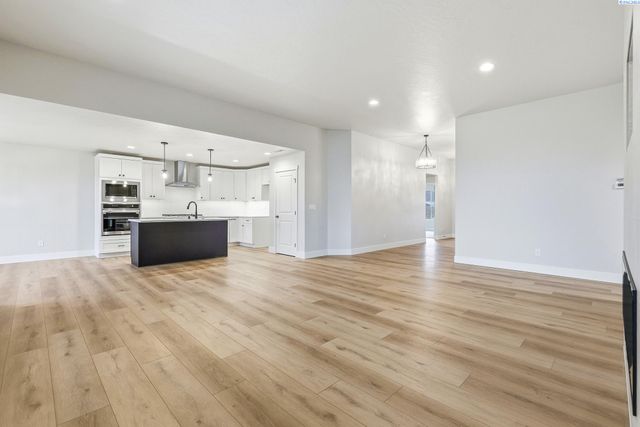 2834 S Penn St, Kennewick, WA 99338