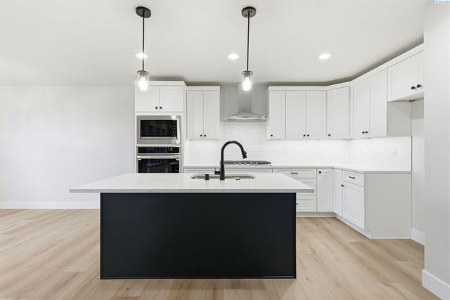 2834 S Penn St, Kennewick, WA 99338