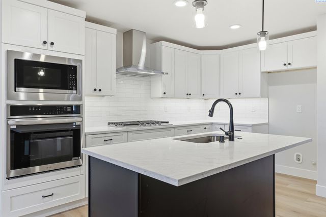 2834 S Penn St, Kennewick, WA 99338