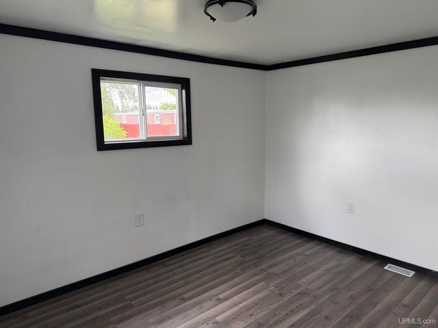 171 E Sands Street, Gwinn, MI 49841