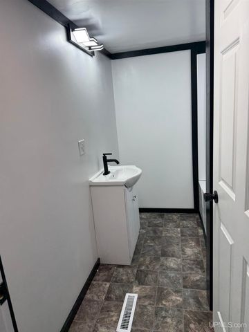 171 E Sands Street, Gwinn, MI 49841