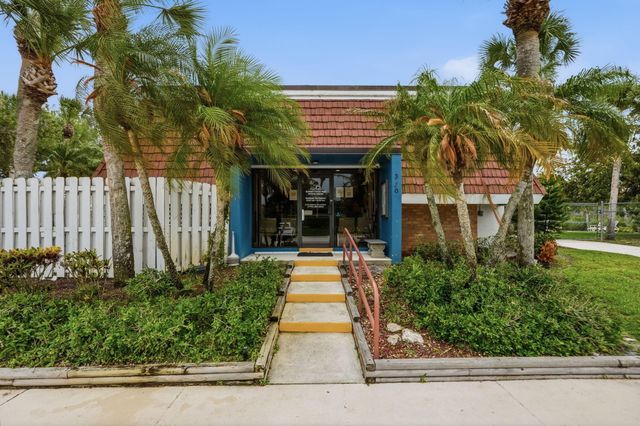 2904 SW Sunset Trace Circle, Palm City, FL 34990