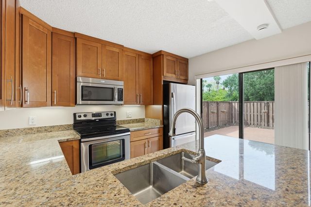 2904 SW Sunset Trace Circle, Palm City, FL 34990