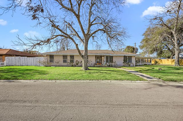 2109 Britton Street, Baytown, TX 77520