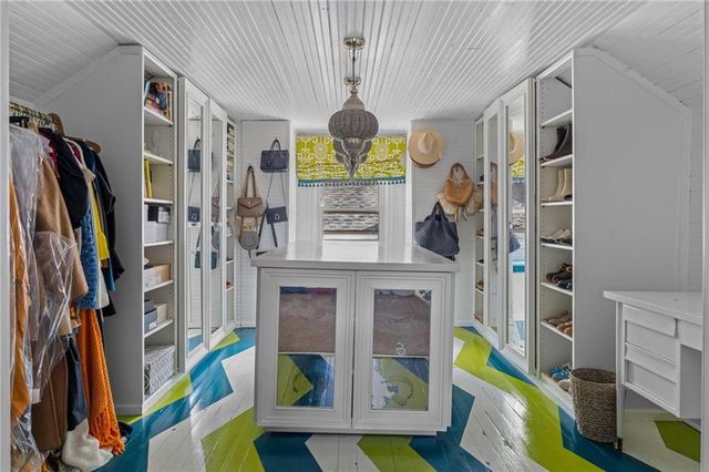 40 Peachtree Hills Avenue NE, Atlanta, GA 30305