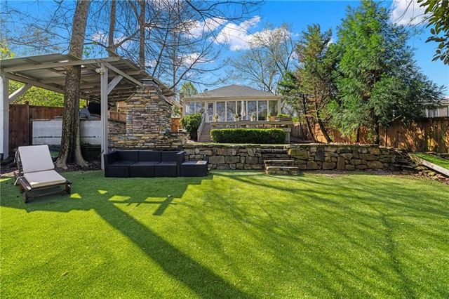 40 Peachtree Hills Avenue NE, Atlanta, GA 30305