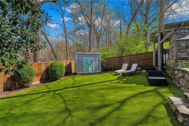40 Peachtree Hills Avenue NE, Atlanta, GA 30305
