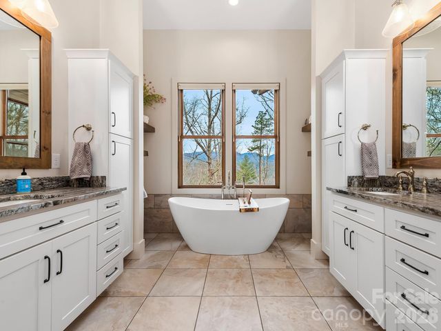 567 Wild River Run, Marshall, NC 28753