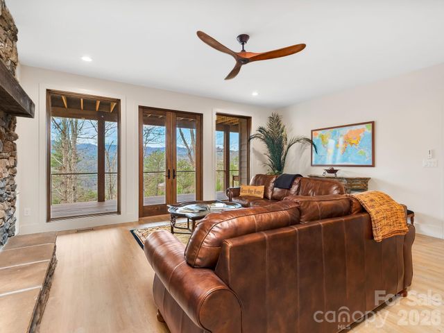 567 Wild River Run, Marshall, NC 28753