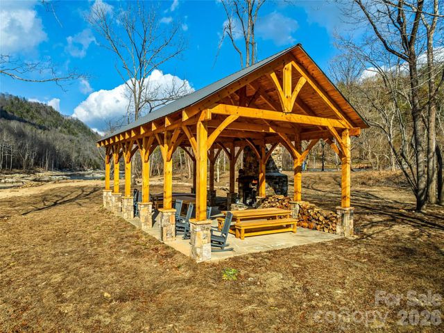 567 Wild River Run, Marshall, NC 28753