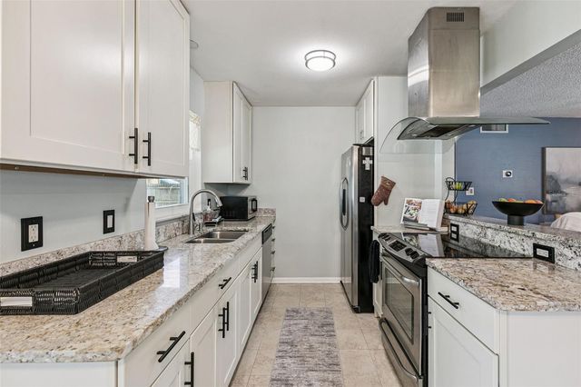 102 N SILVER CLUSTER COURT, Longwood, FL 32750