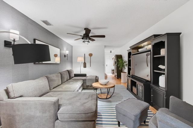 6621 Via Regina 6621, Boca Raton, FL 33433