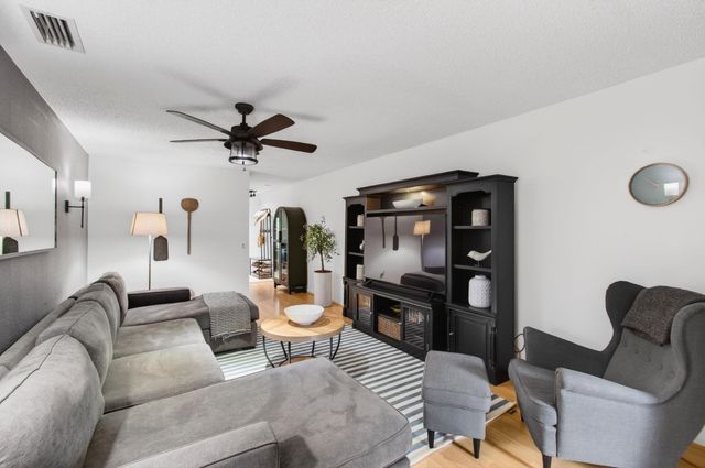 6621 Via Regina 6621, Boca Raton, FL 33433