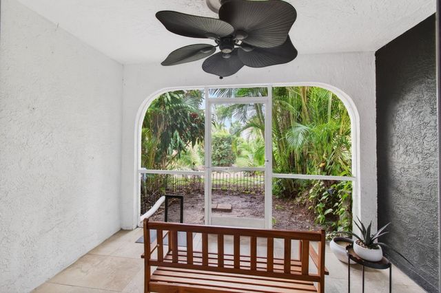 6621 Via Regina 6621, Boca Raton, FL 33433