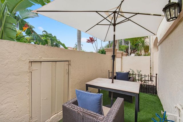 6621 Via Regina 6621, Boca Raton, FL 33433