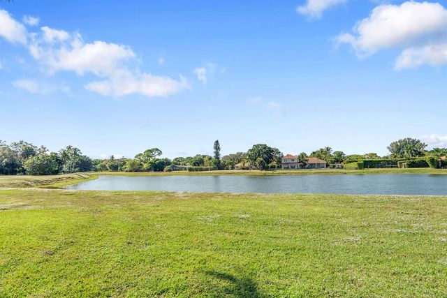 8631 Steeplechase Drive, Palm Beach Gardens, FL 33418