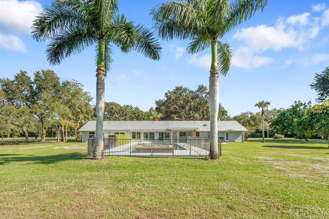 8631 Steeplechase Drive, Palm Beach Gardens, FL 33418